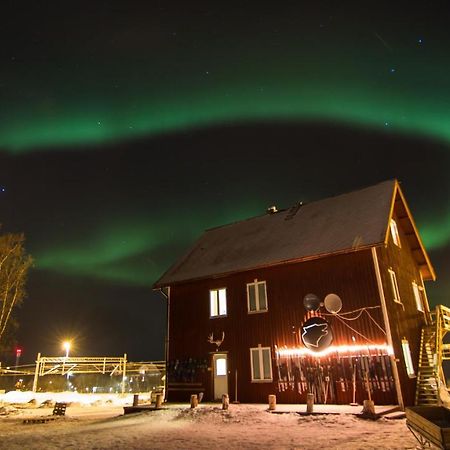 Abisko Net Hostel & Huskies Exterior photo